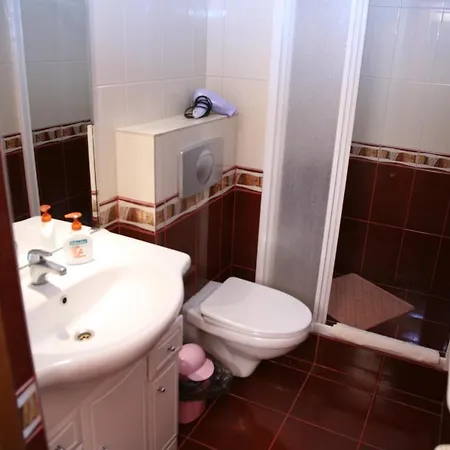 Liliana Hotel *