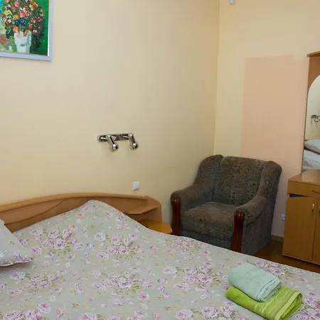 Liliana Hotel *